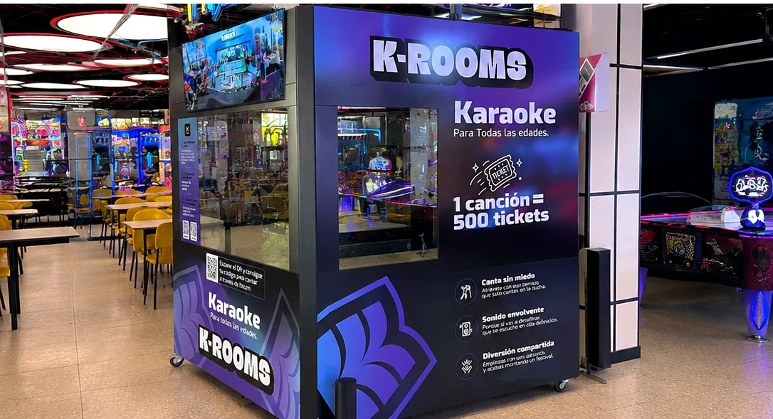 Cabina de karaoke K-Rooms vinilada en InXtream (vista lateral)